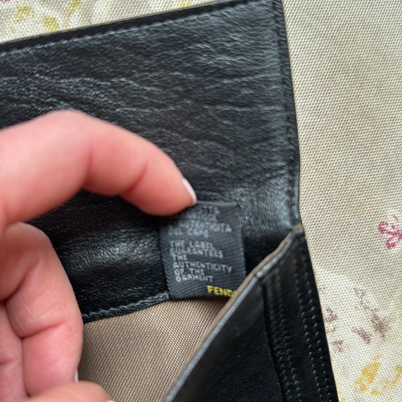 Vintage Fendi wallet - Picture 9 of 12